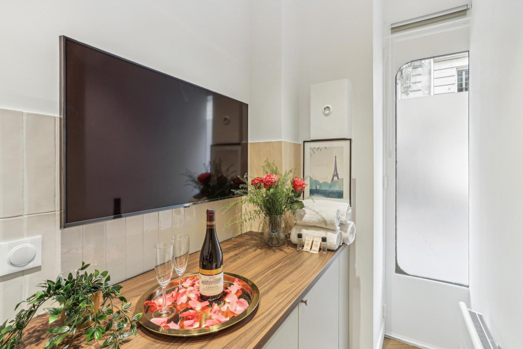 Lavie Maison Hot Tub And Ac Near Arc De Triomphe Paris Bagian luar foto